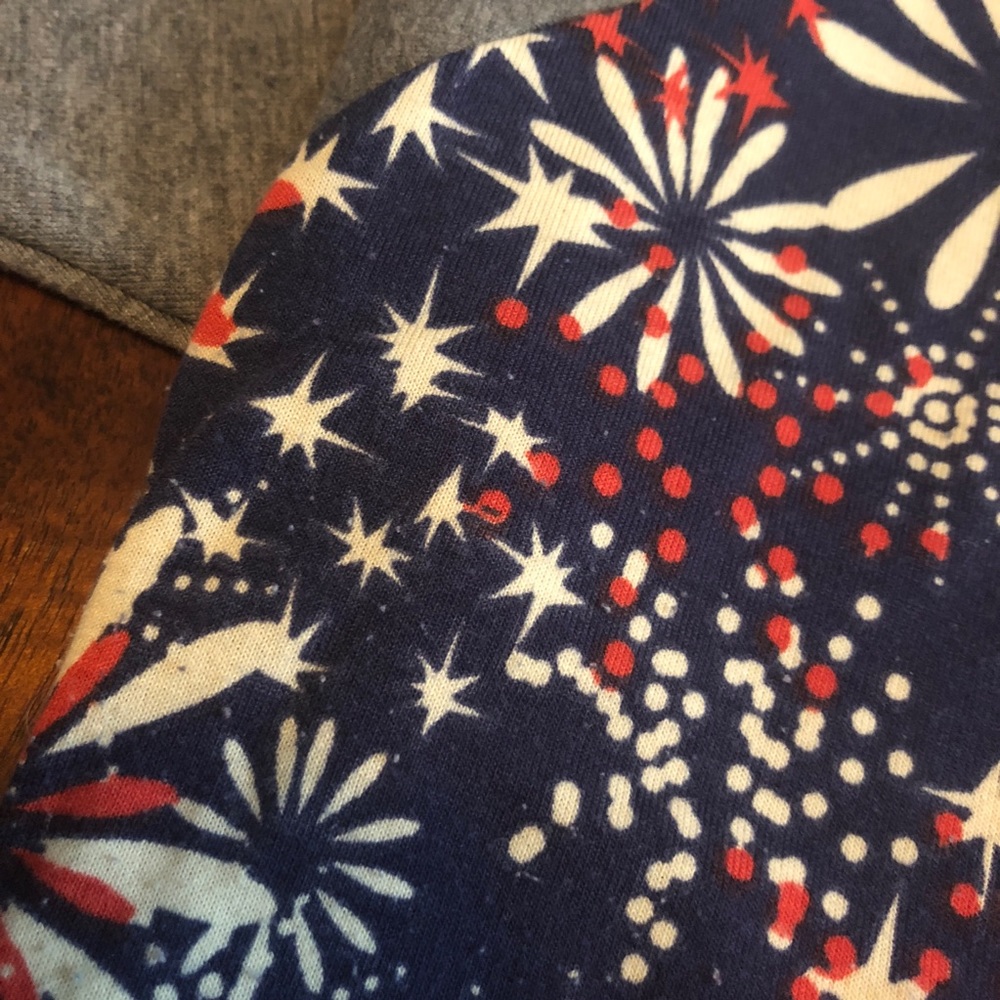 LuLaRoe Americana Randy - Picture 2 of 3